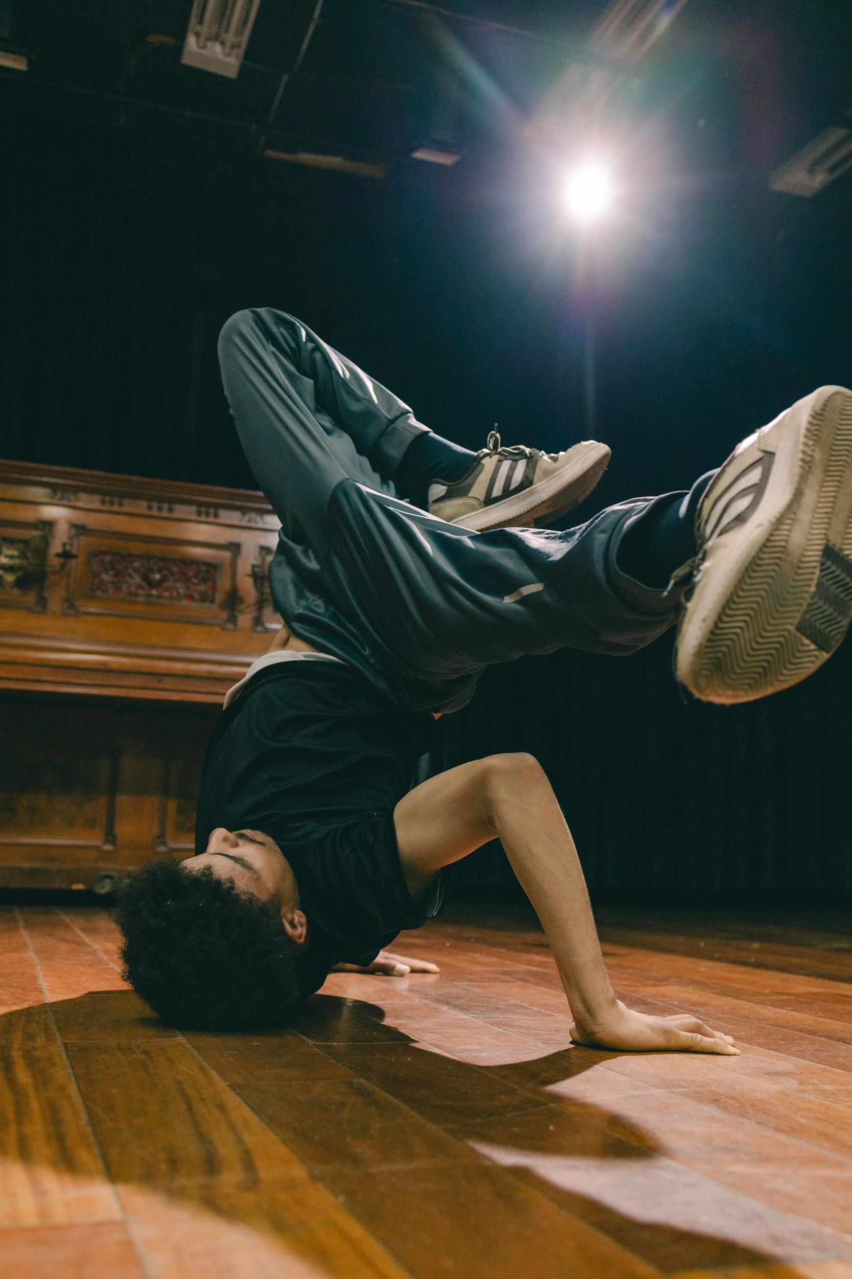 Movimento e expressão na pista de dança